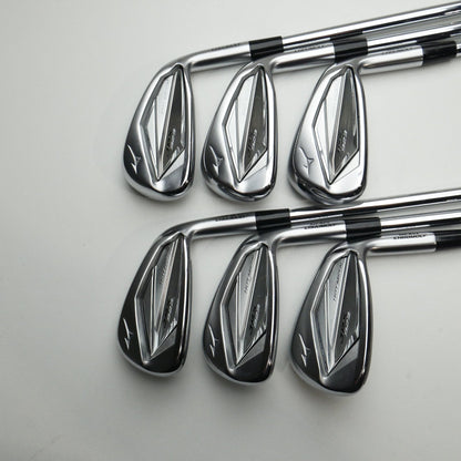 Used Mizuno JPX 923 Hot Metal Iron Set / 5 - PW / Stiff Flex