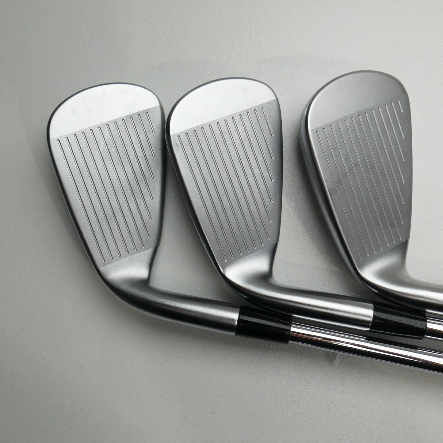 Used Mizuno JPX 923 Hot Metal Iron Set / 5 - PW / Stiff Flex