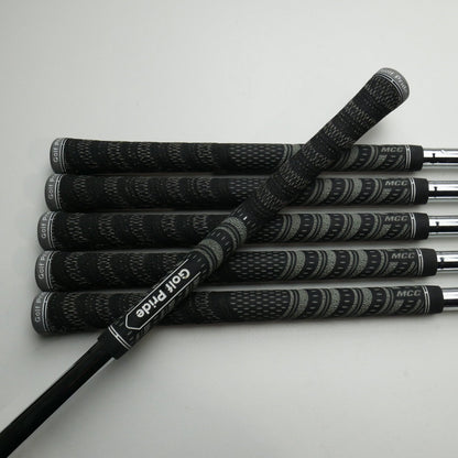 Used Mizuno JPX 923 Hot Metal Iron Set / 5 - PW / Stiff Flex