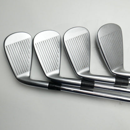 Used Mizuno JPX 921 Forged Iron Set / 4 - PW / Regular Flex