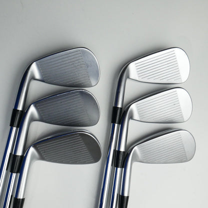 Used Mizuno JPX 923 Hot Metal Iron Set / 5 - PW / Stiff Flex