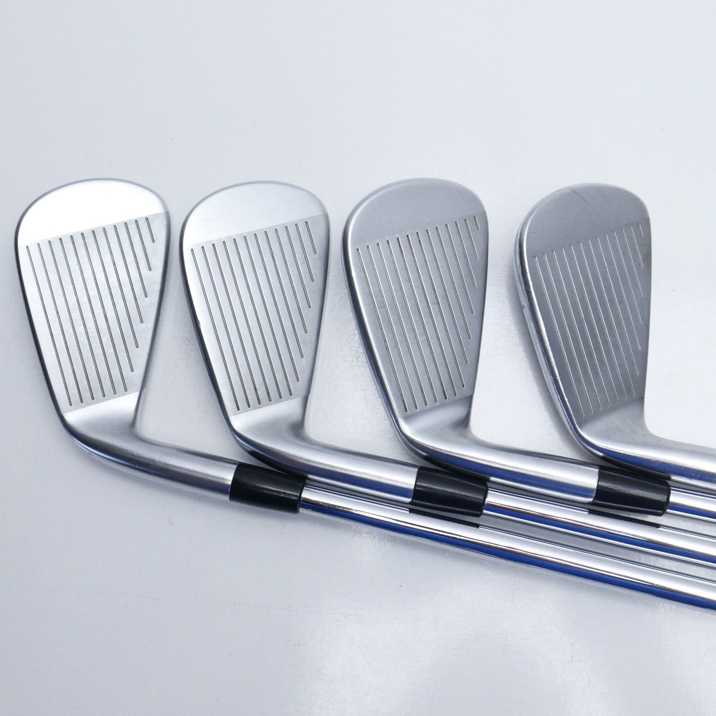 Used Mizuno JPX 923 Tour & JPX 923 Forged Iron Set / 4 - PW / Stiff Flex