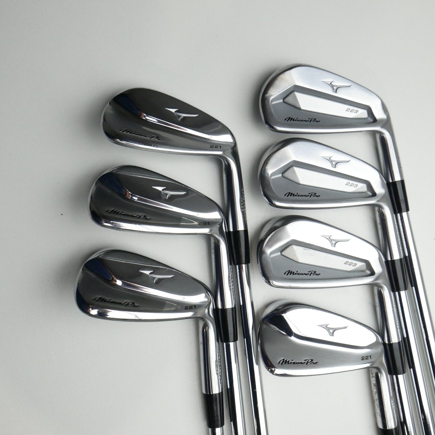 Used Mizuno Pro 223 & 221 Combo Iron Set / 4 - PW / X-Stiff Flex