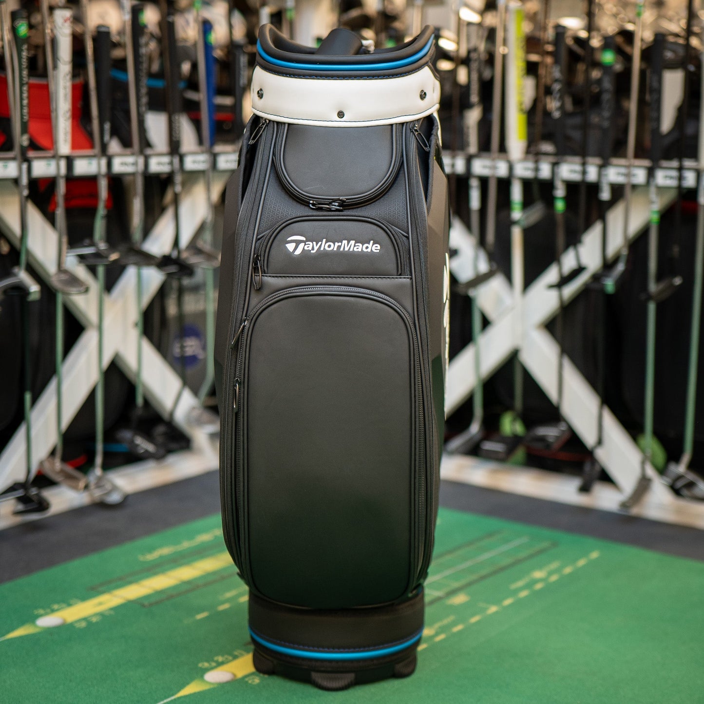 NEW TaylorMade 2021 SIM2 Tour Staff Bag